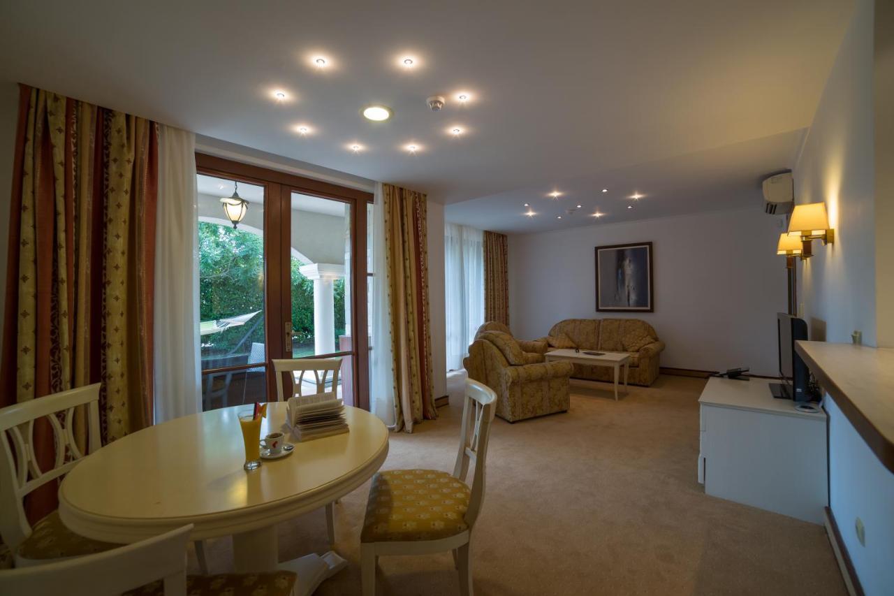 Helena Vip Villas And Suites Sunny Beach Exterior photo