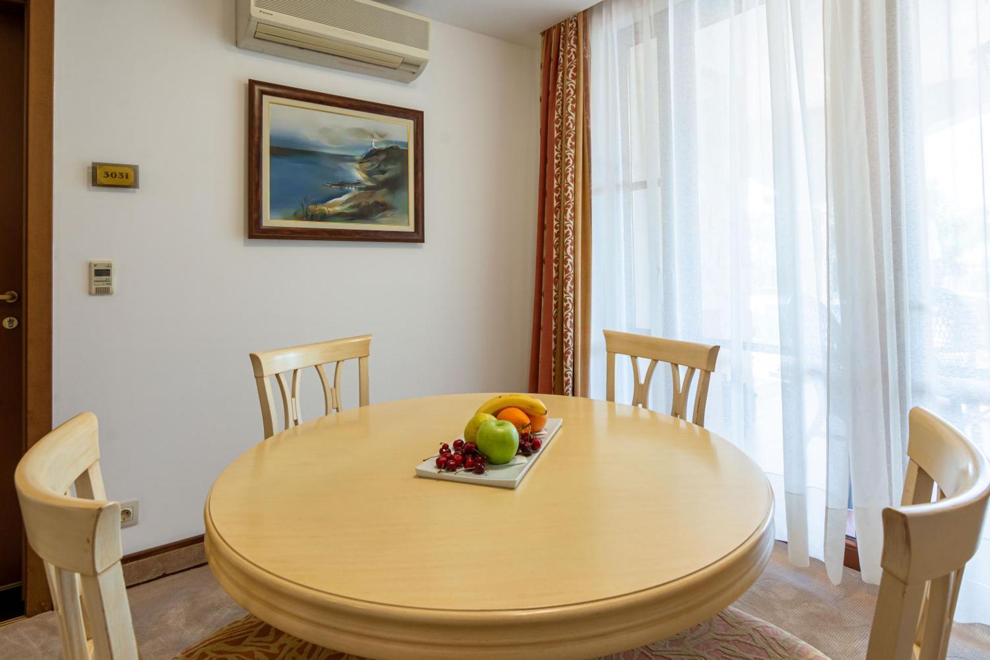 Helena Vip Villas And Suites Sunny Beach Exterior photo