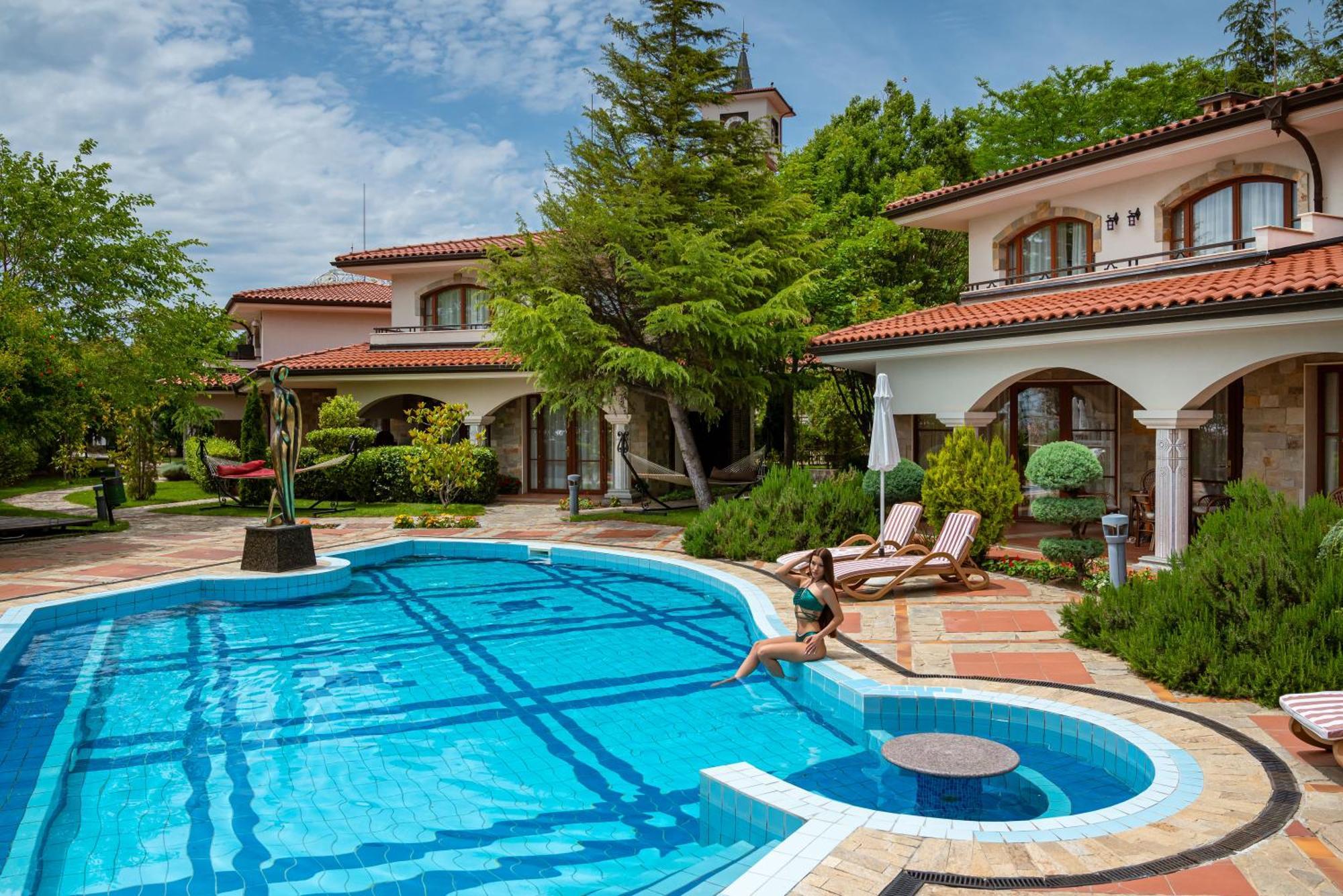 Helena Vip Villas And Suites Sunny Beach Exterior photo