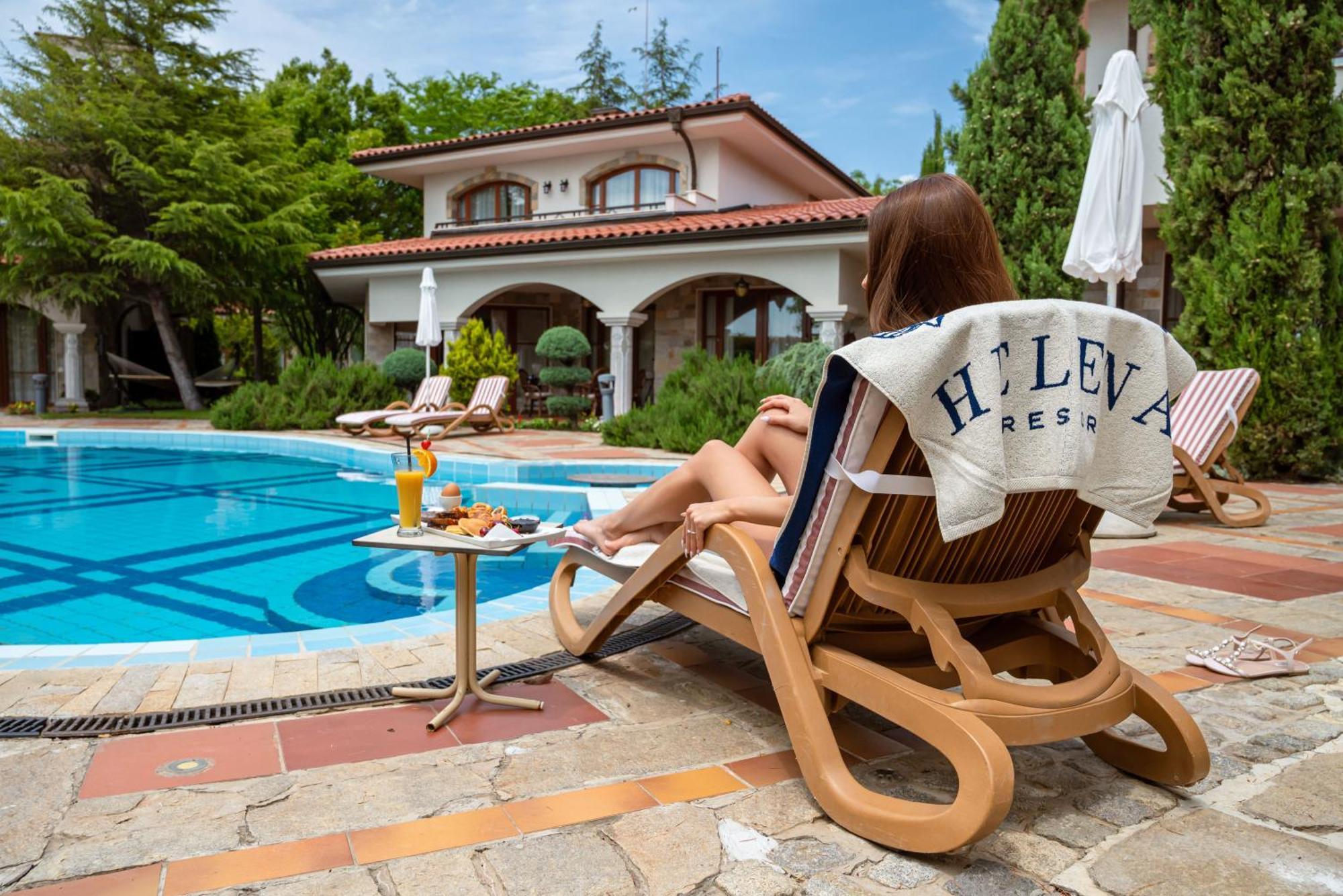 Helena Vip Villas And Suites Sunny Beach Exterior photo