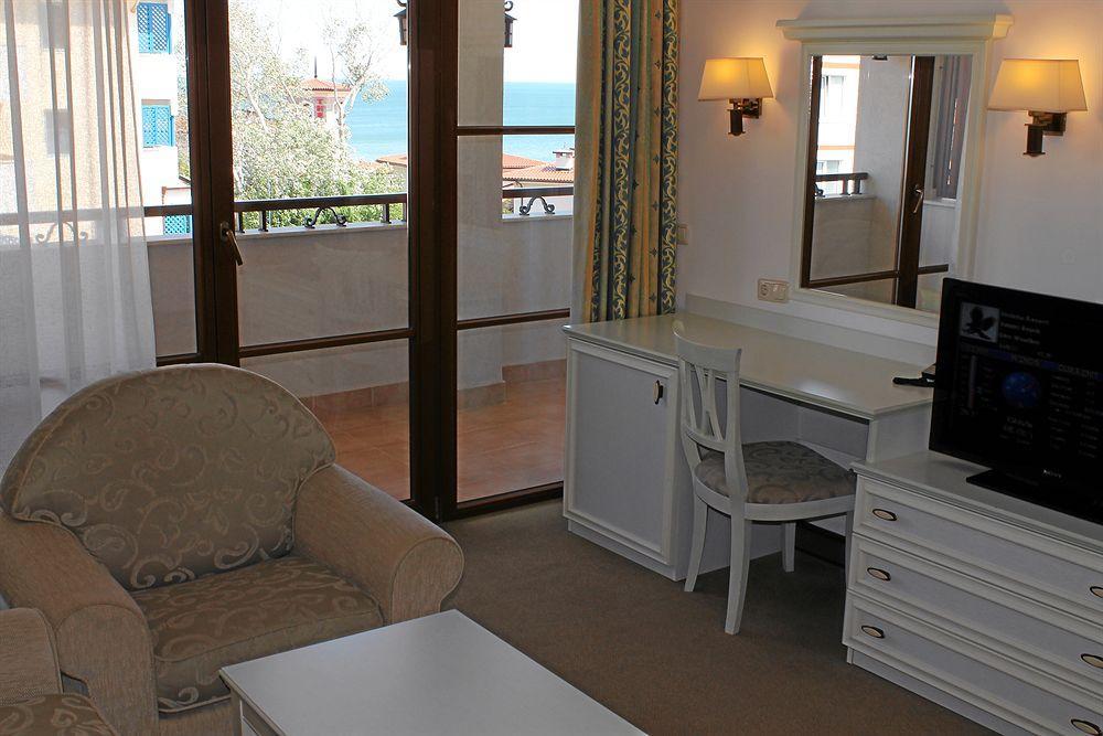Helena Vip Villas And Suites Sunny Beach Exterior photo