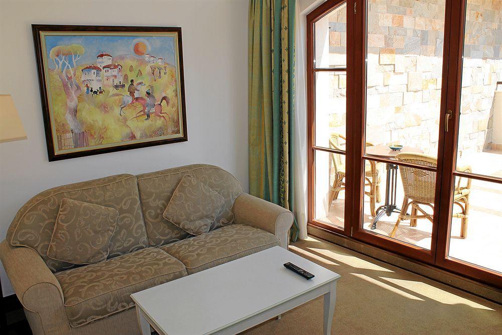 Helena Vip Villas And Suites Sunny Beach Exterior photo