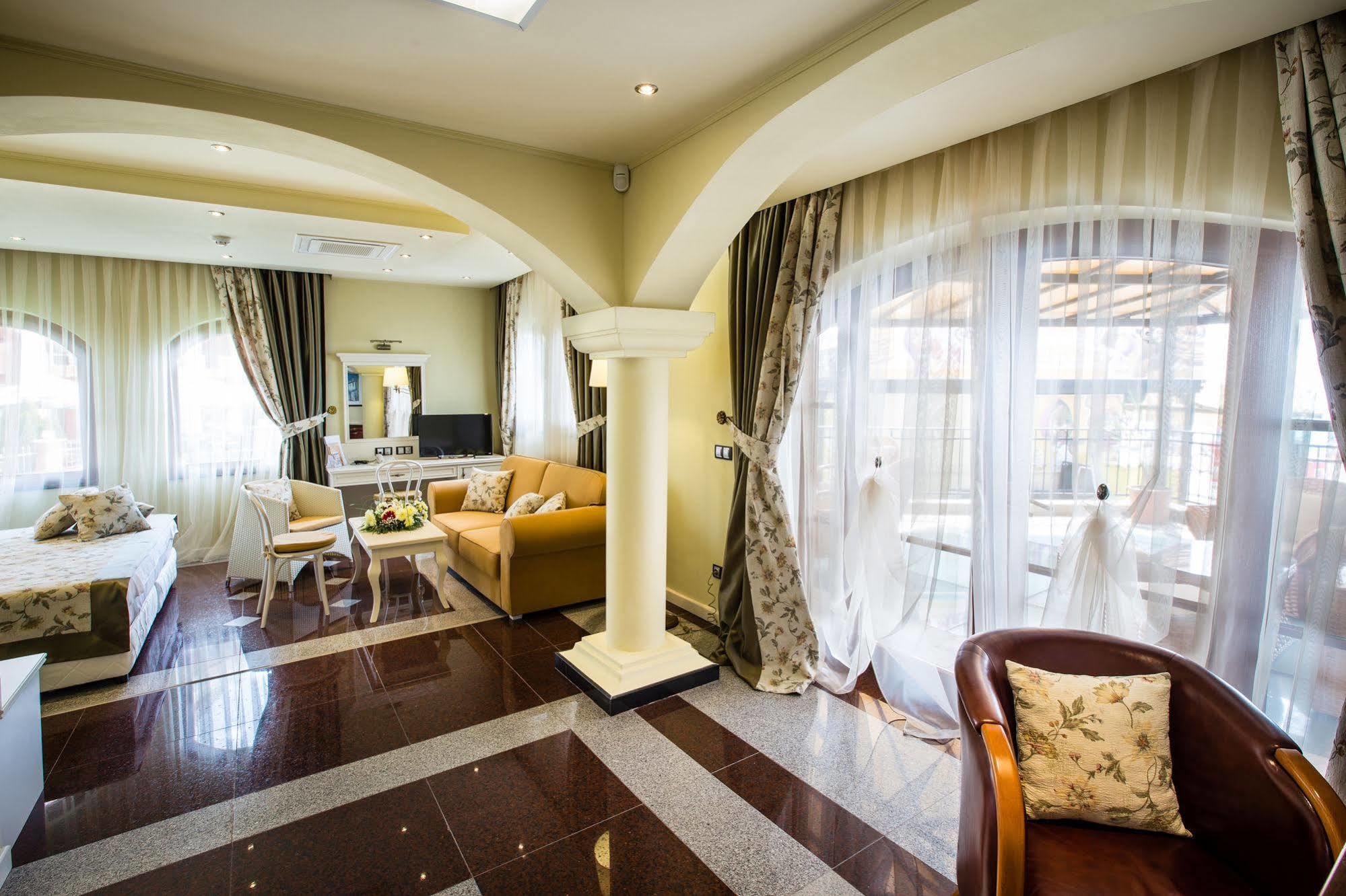 Helena Vip Villas And Suites Sunny Beach Exterior photo