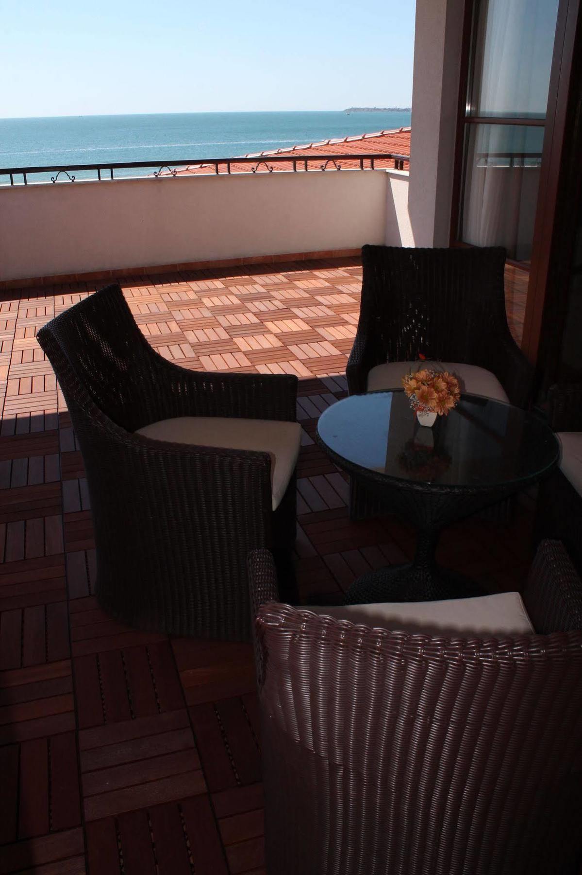 Helena Vip Villas And Suites Sunny Beach Exterior photo